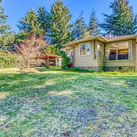 Sea Spray Chalet Coos Bay Exterior photo