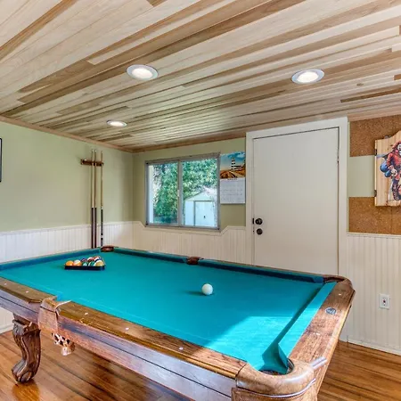 Sea Spray Chalet Coos Bay Exterior photo